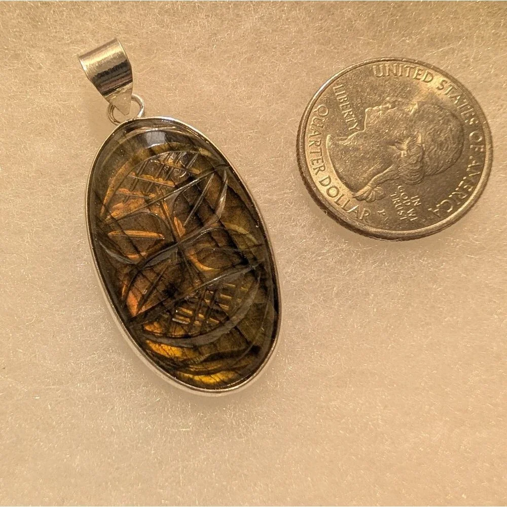 Carved Labradorite 925 Sterling Silver Pendant - Picture 2 of 3